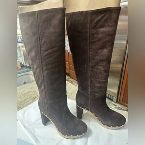 Veronica Beard PRISTINE Glendale suede clog boot Sz 7 espresso color gold rivets